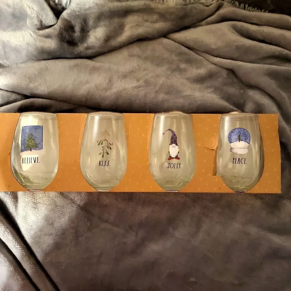 RAE DUNN GLASS COLLECTION  CHRISTMAS of 4 stem less wine glasses 20fl.oz( 591ml)